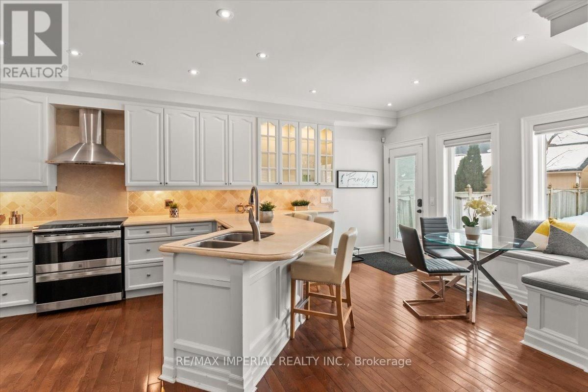 20 ANGUS GLEN BOULEVARD Image 17