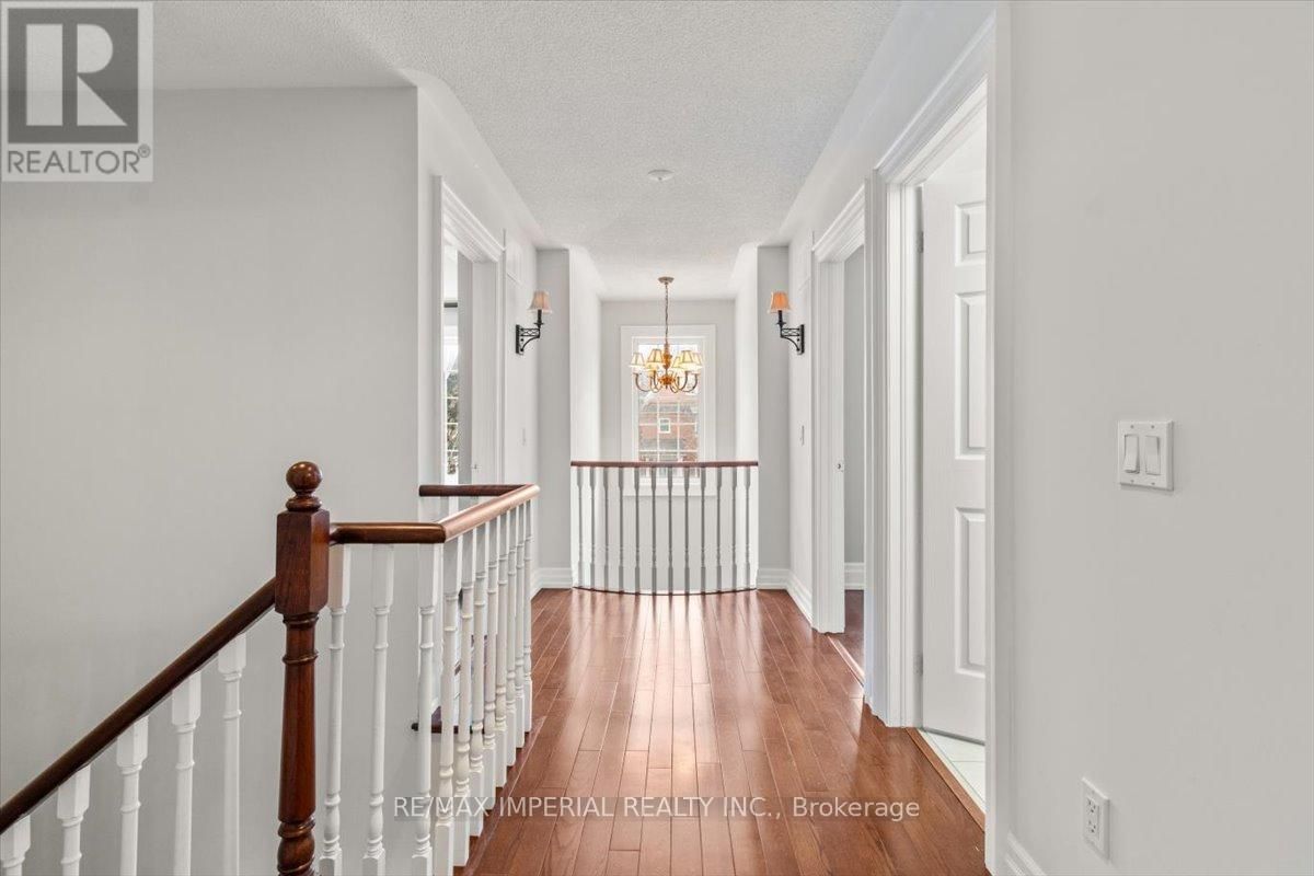 20 ANGUS GLEN BOULEVARD Image 24