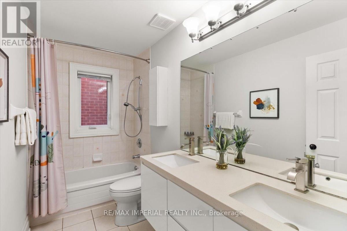 20 ANGUS GLEN BOULEVARD Image 33