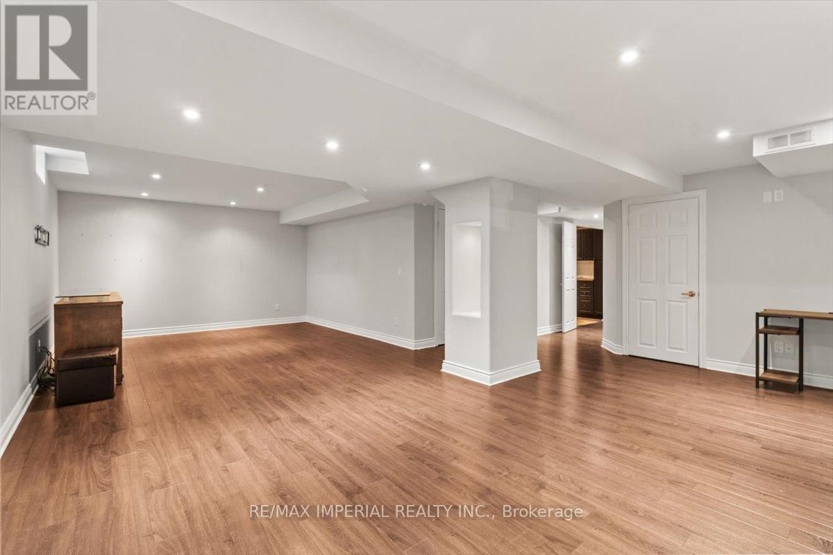 20 ANGUS GLEN BOULEVARD Image 35