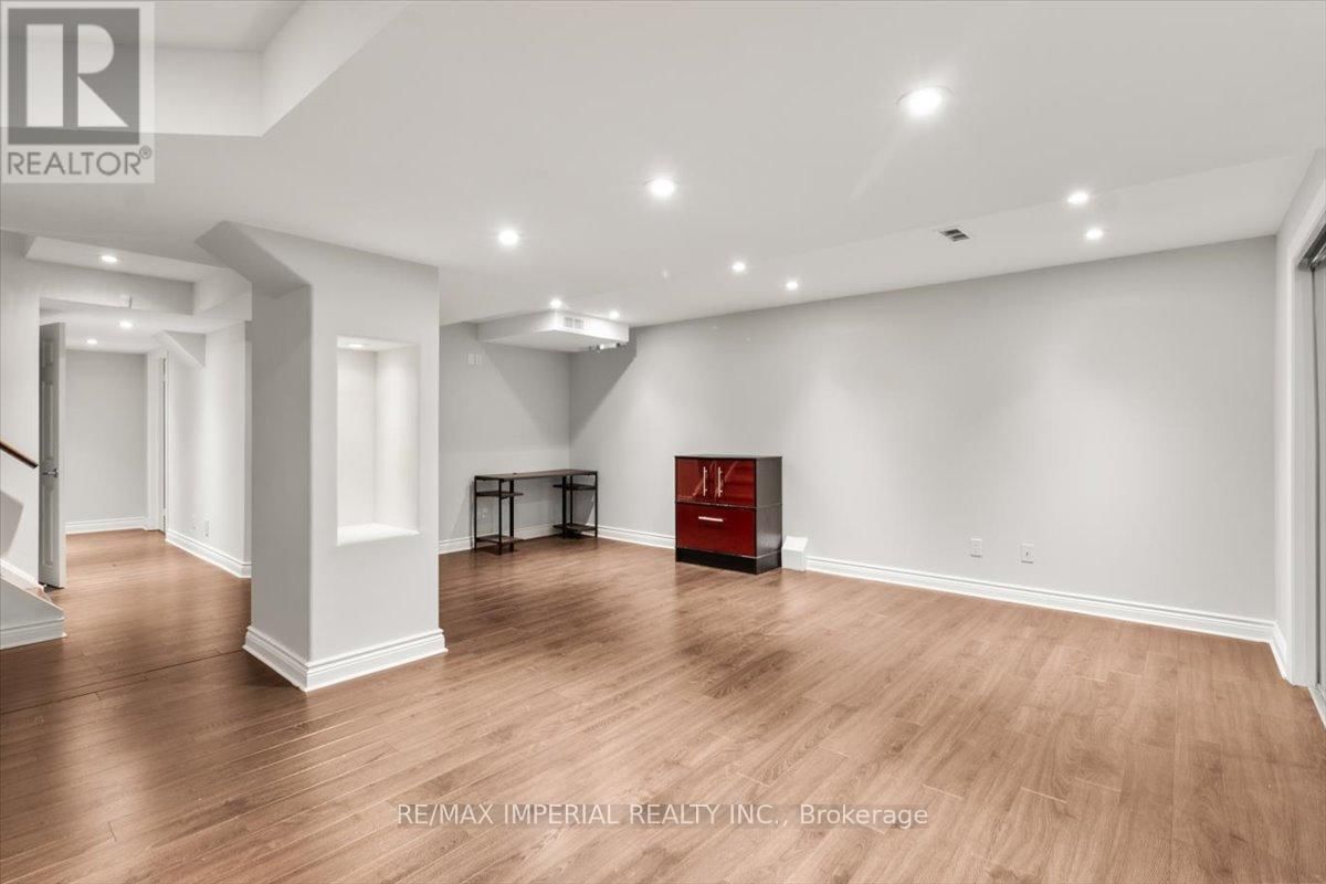 20 ANGUS GLEN BOULEVARD Image 36