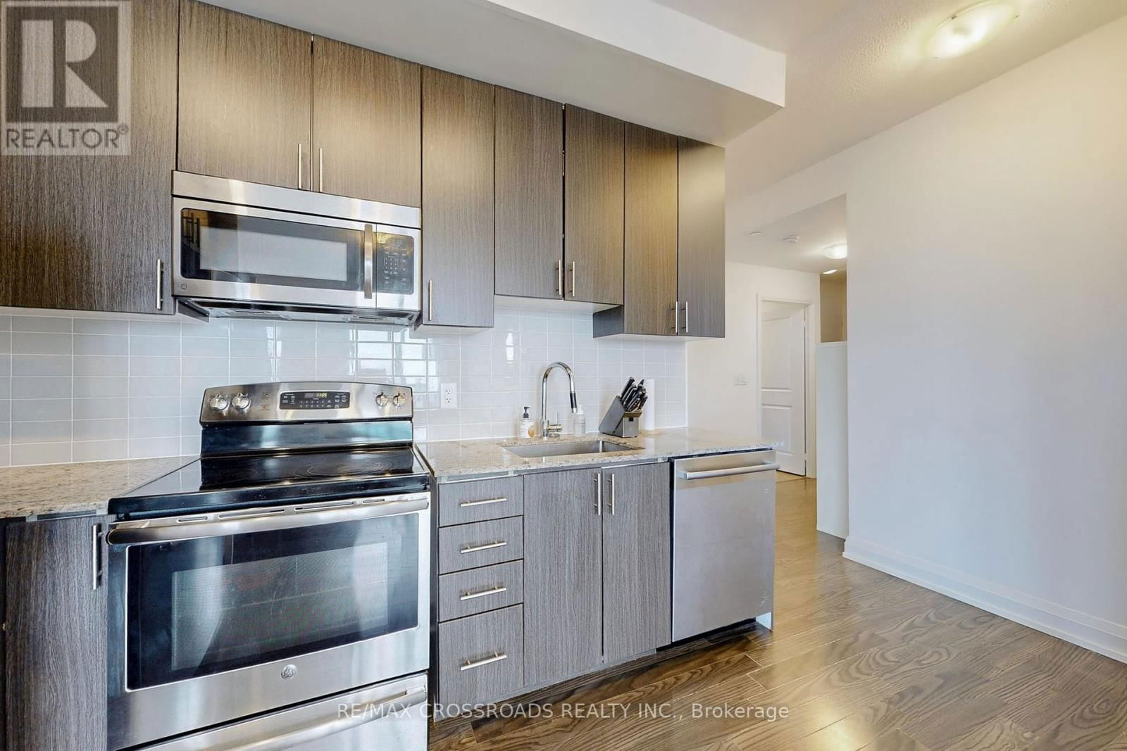 2408 - 7171 YONGE STREET Image 7