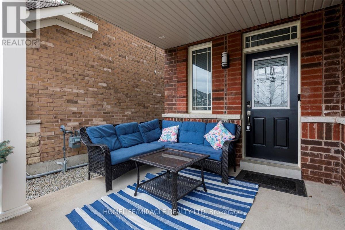 74 CAUTHERS CRESCENT Image 3