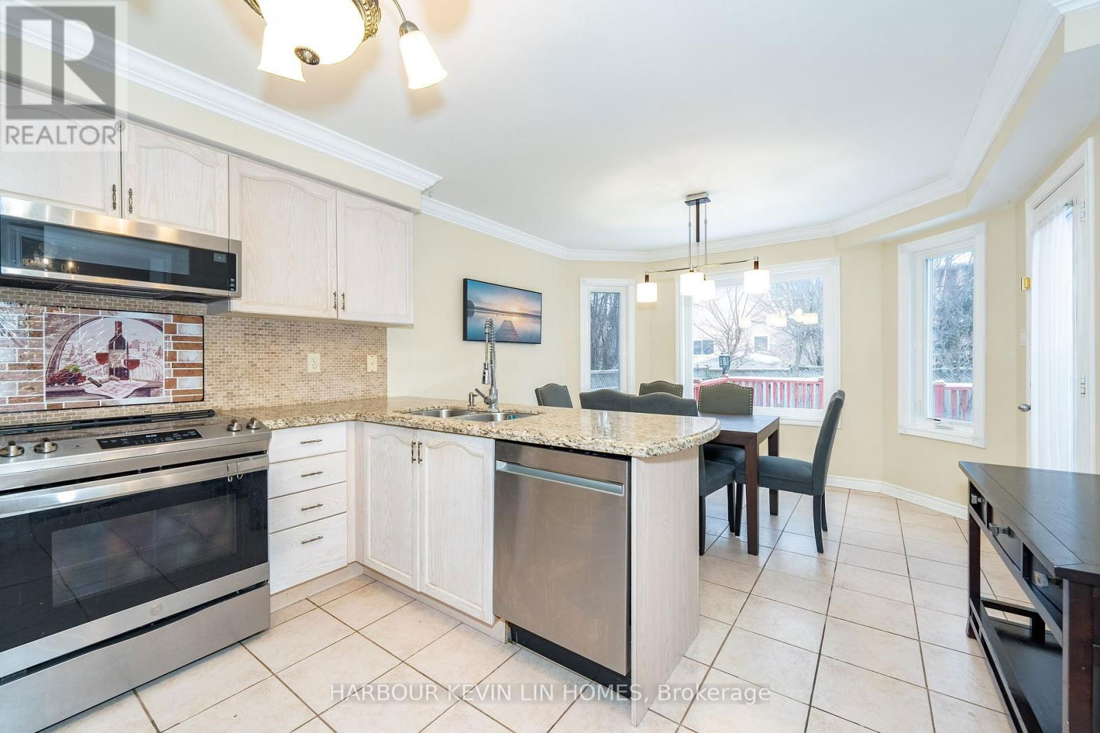 67 SUNRIDGE STREET Image 4
