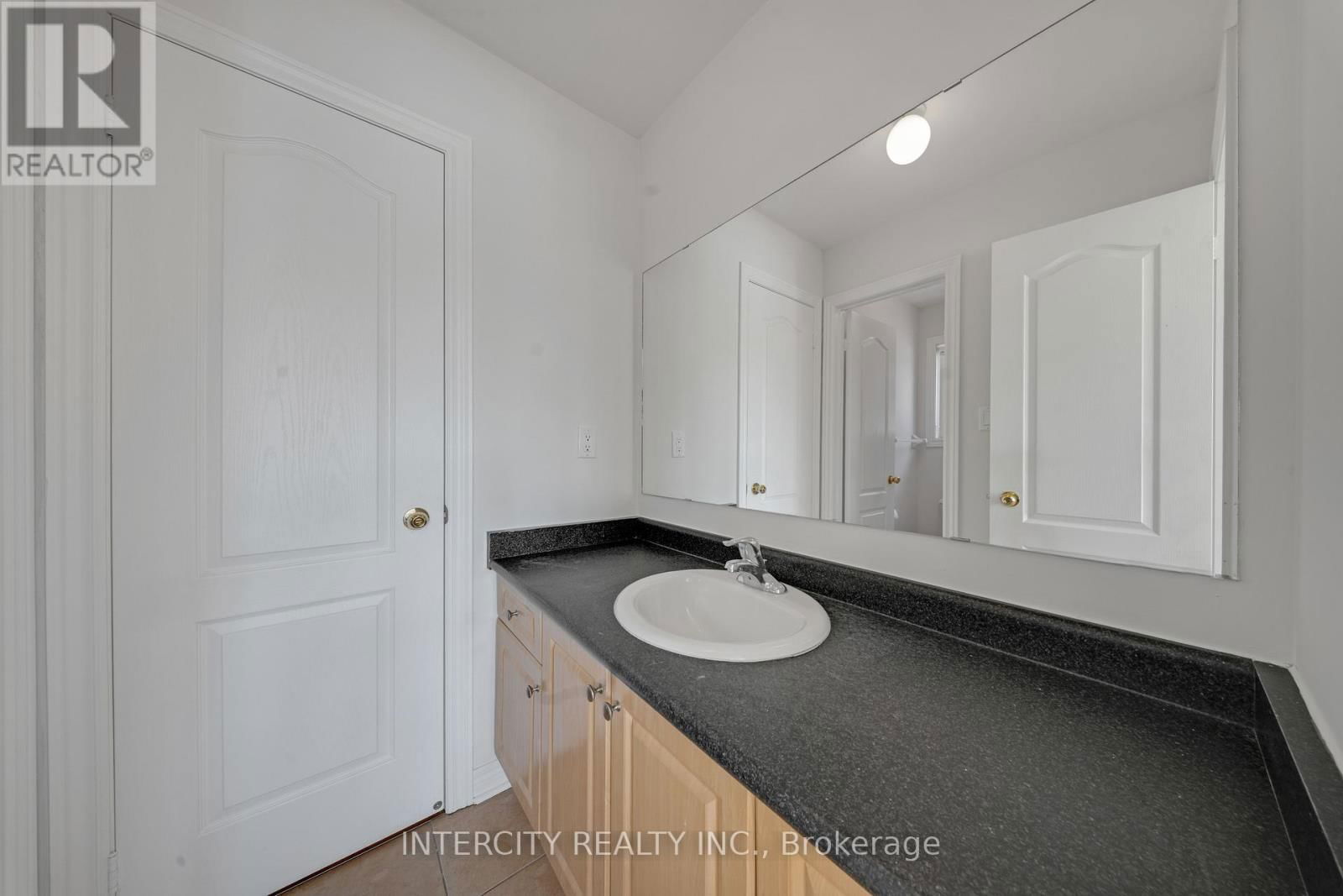 88 CANYON GATE CRESCENT Image 21