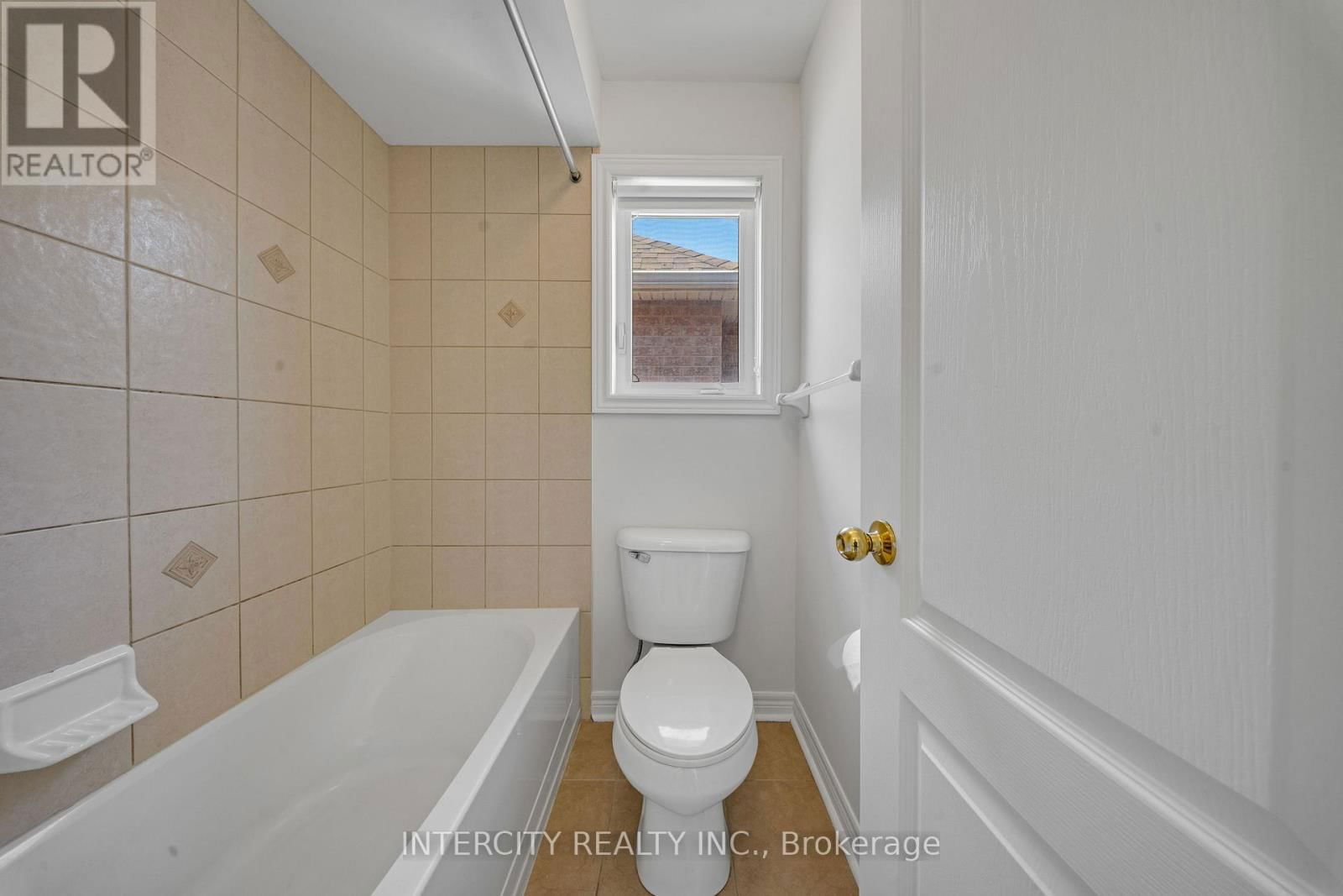88 CANYON GATE CRESCENT Image 22