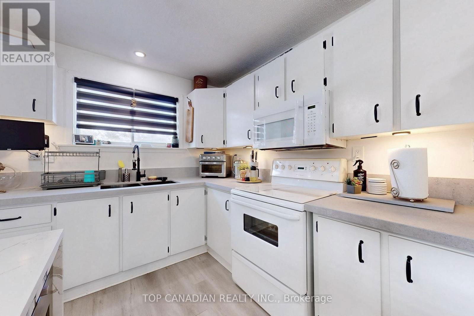 772 HAPPY VALE DRIVE Image 9