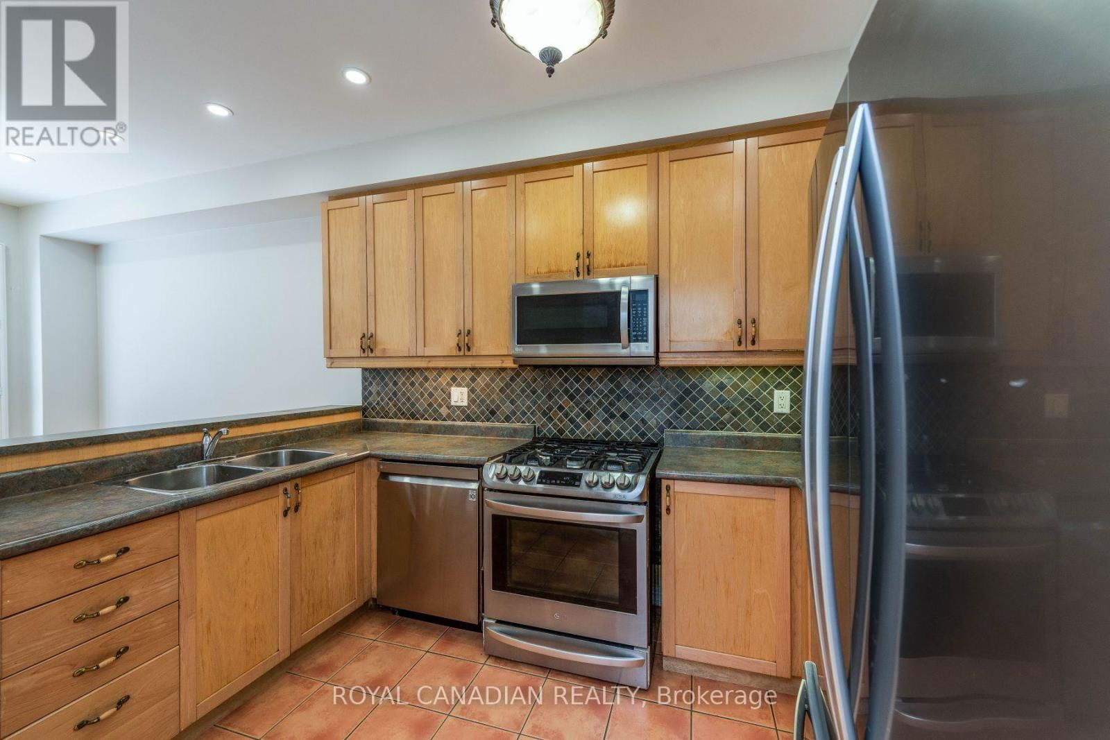 119 SAFFRON STREET Image 17
