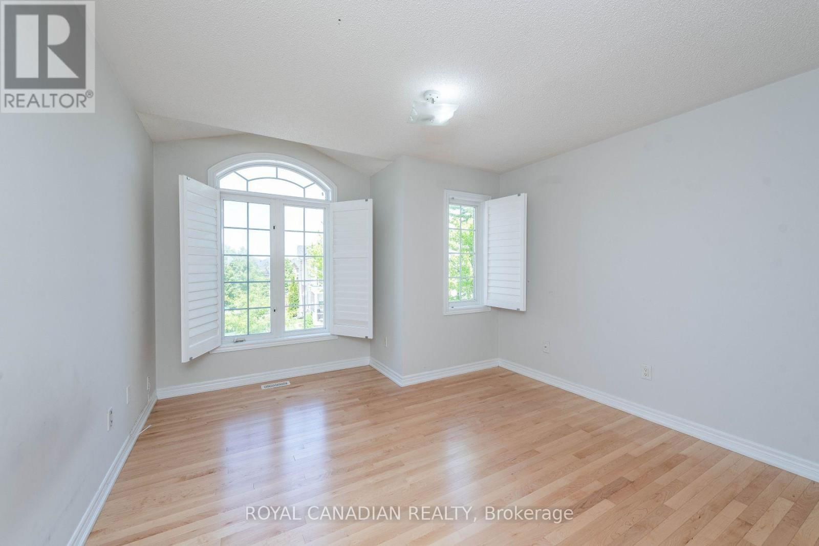 119 SAFFRON STREET Image 36