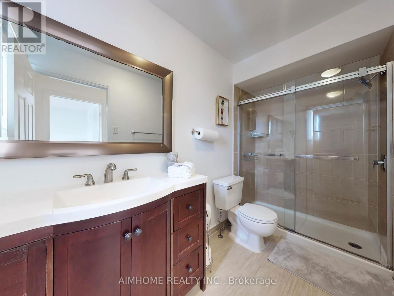 65 WESTHAMPTON DRIVE Image 19