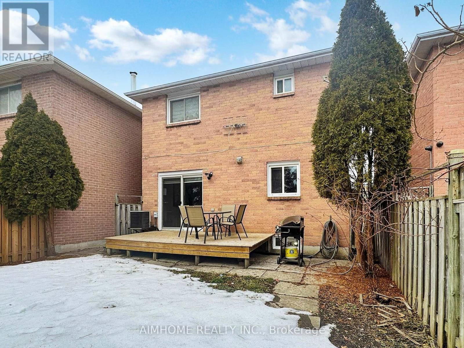 65 WESTHAMPTON DRIVE Image 26