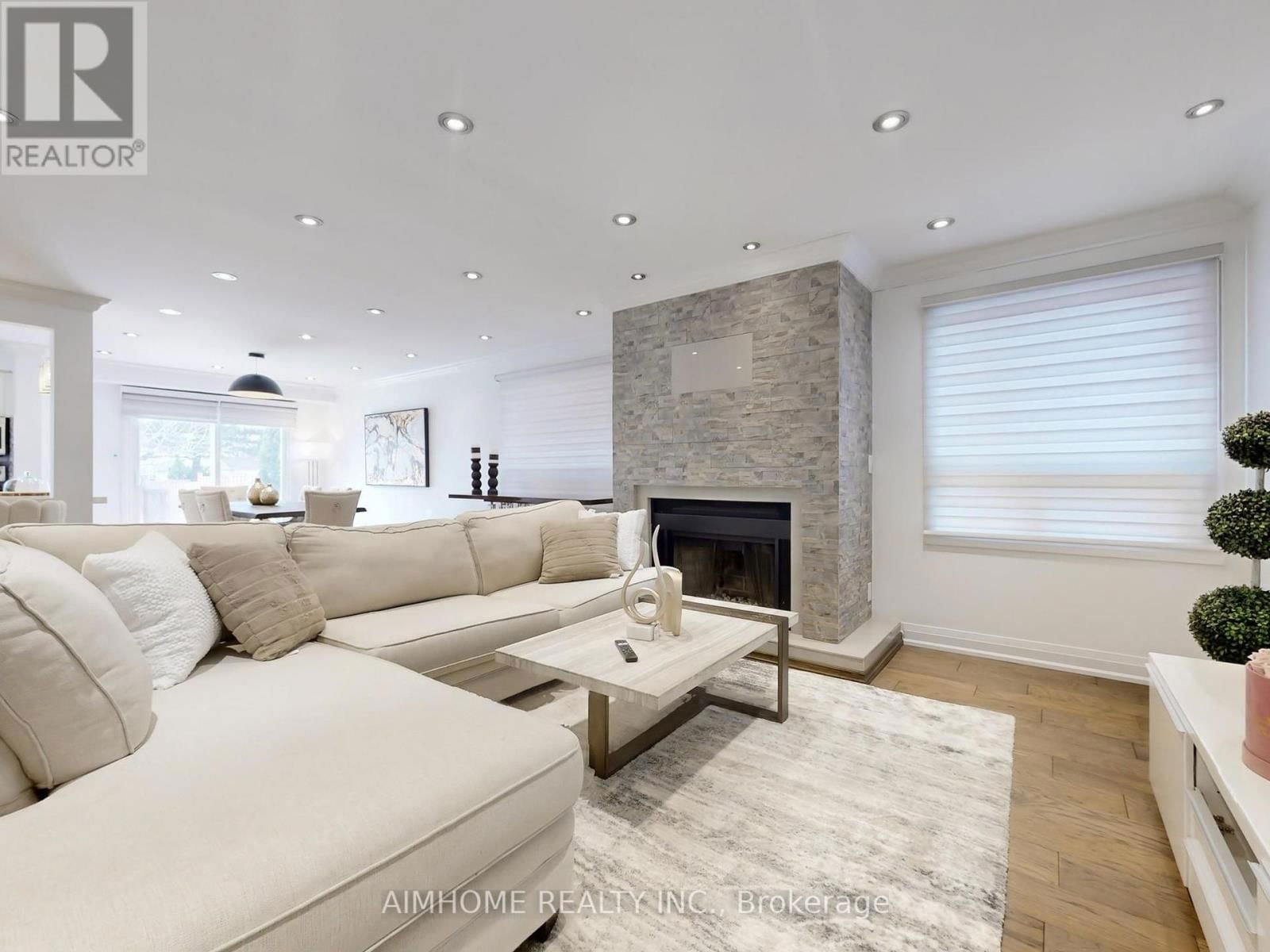 65 WESTHAMPTON DRIVE Image 4