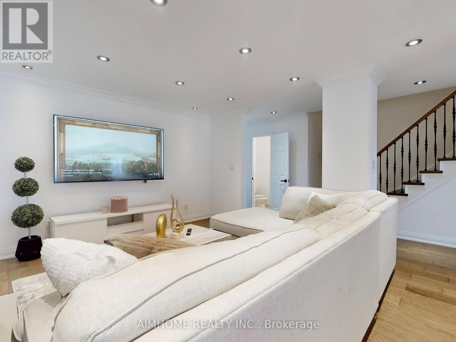 65 WESTHAMPTON DRIVE Image 5
