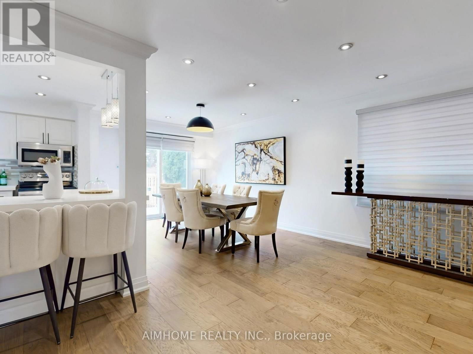 65 WESTHAMPTON DRIVE Image 6