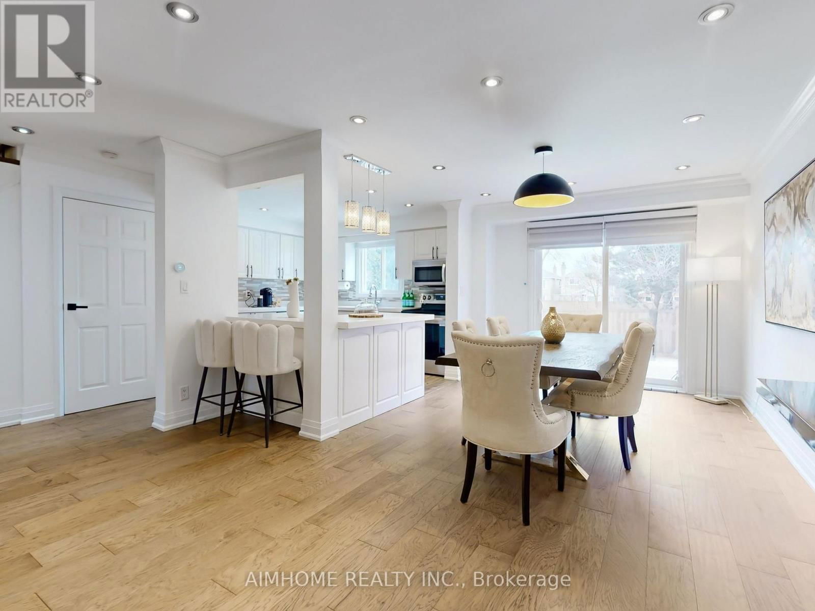 65 WESTHAMPTON DRIVE Image 7
