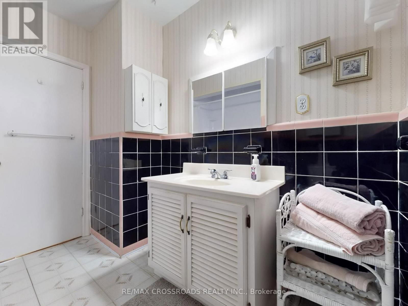 457 PALISER COURT NORTH Image 38