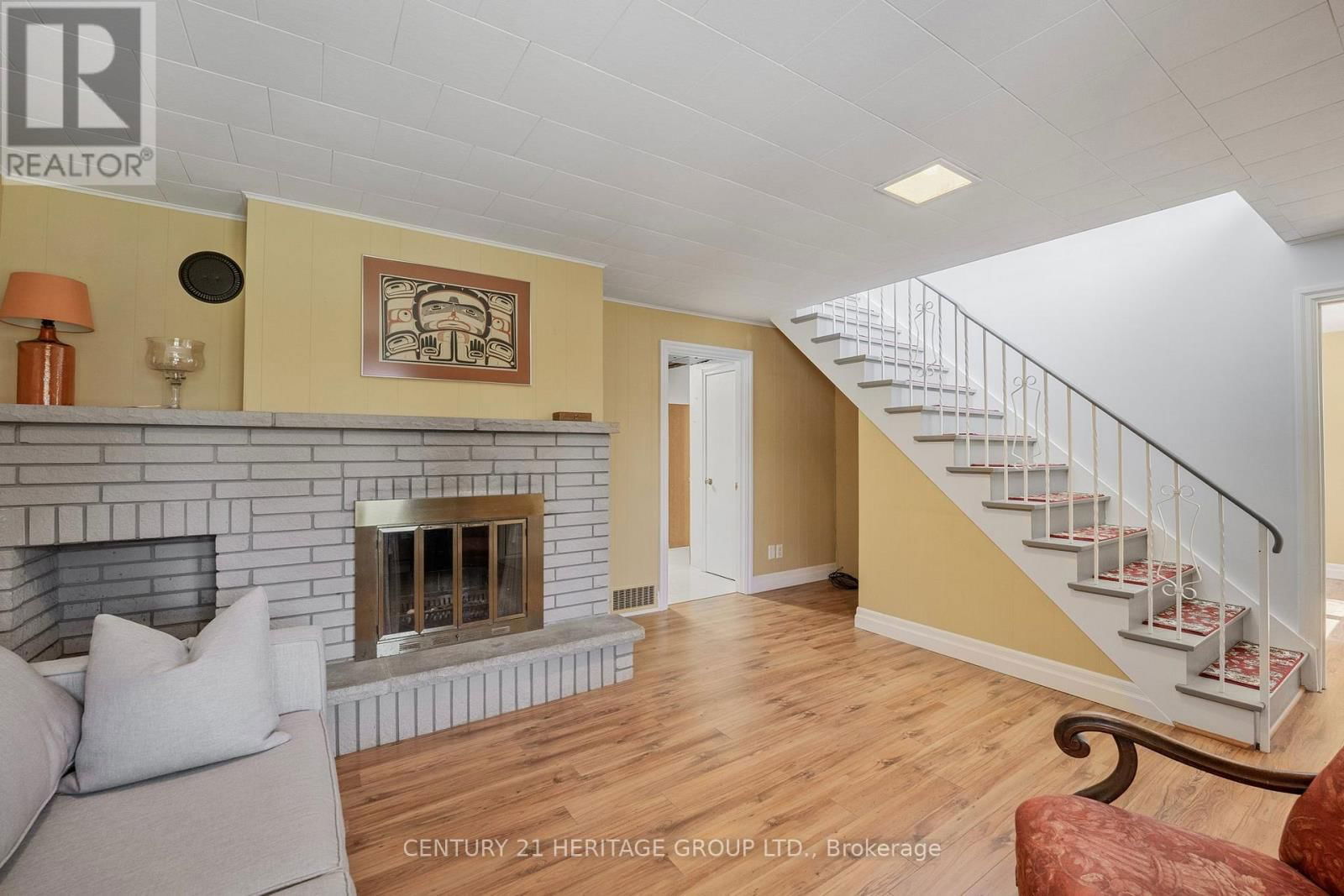 562 HAINES ROAD Image 24