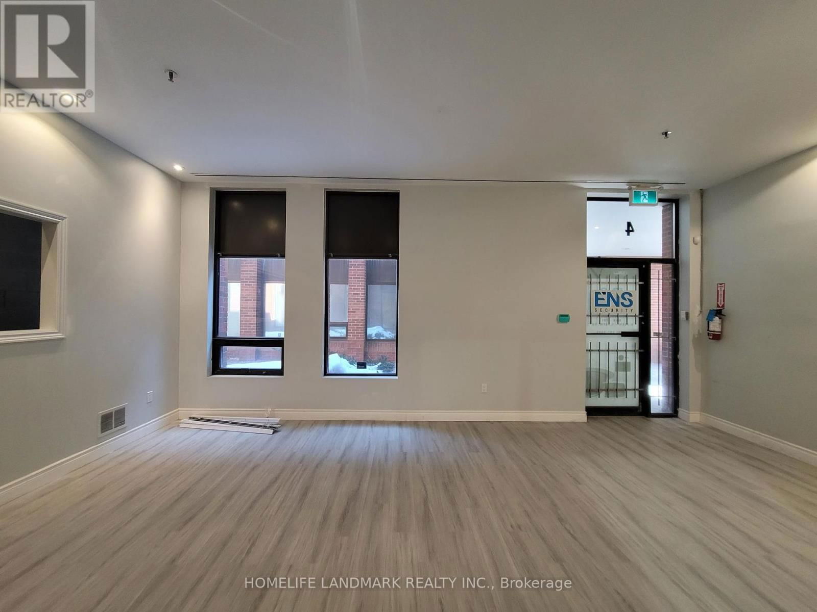 4 - 100 AMBER STREET Image 3
