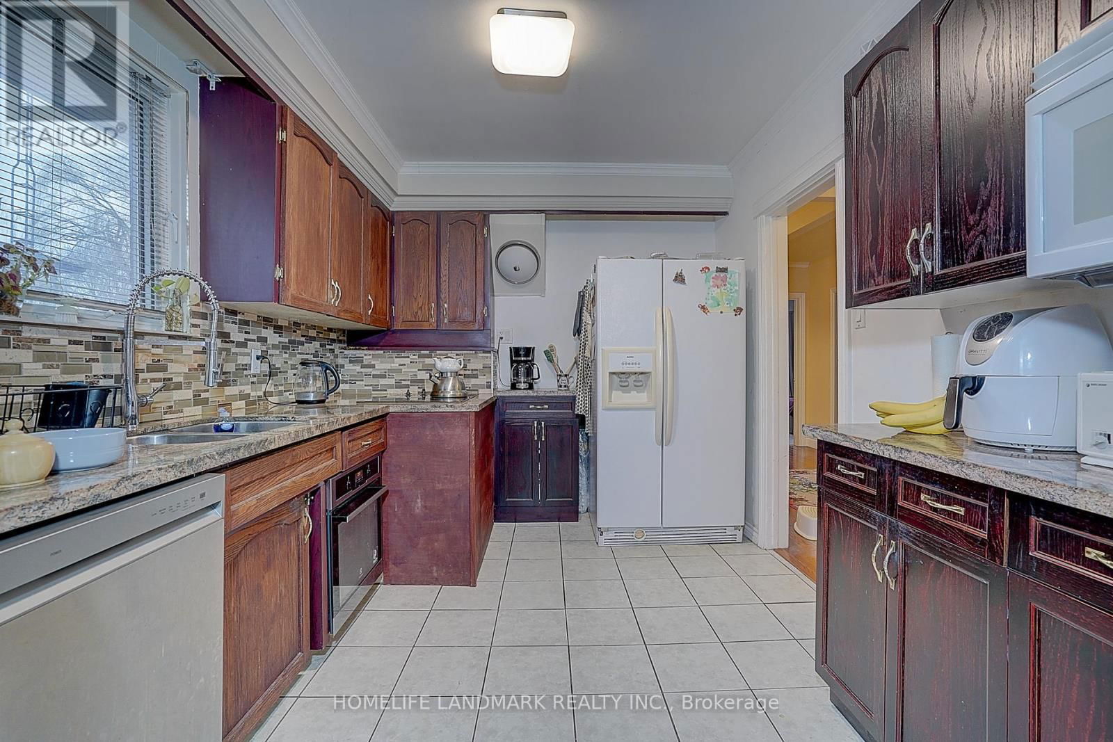 290 ELMWOOD AVENUE Image 16