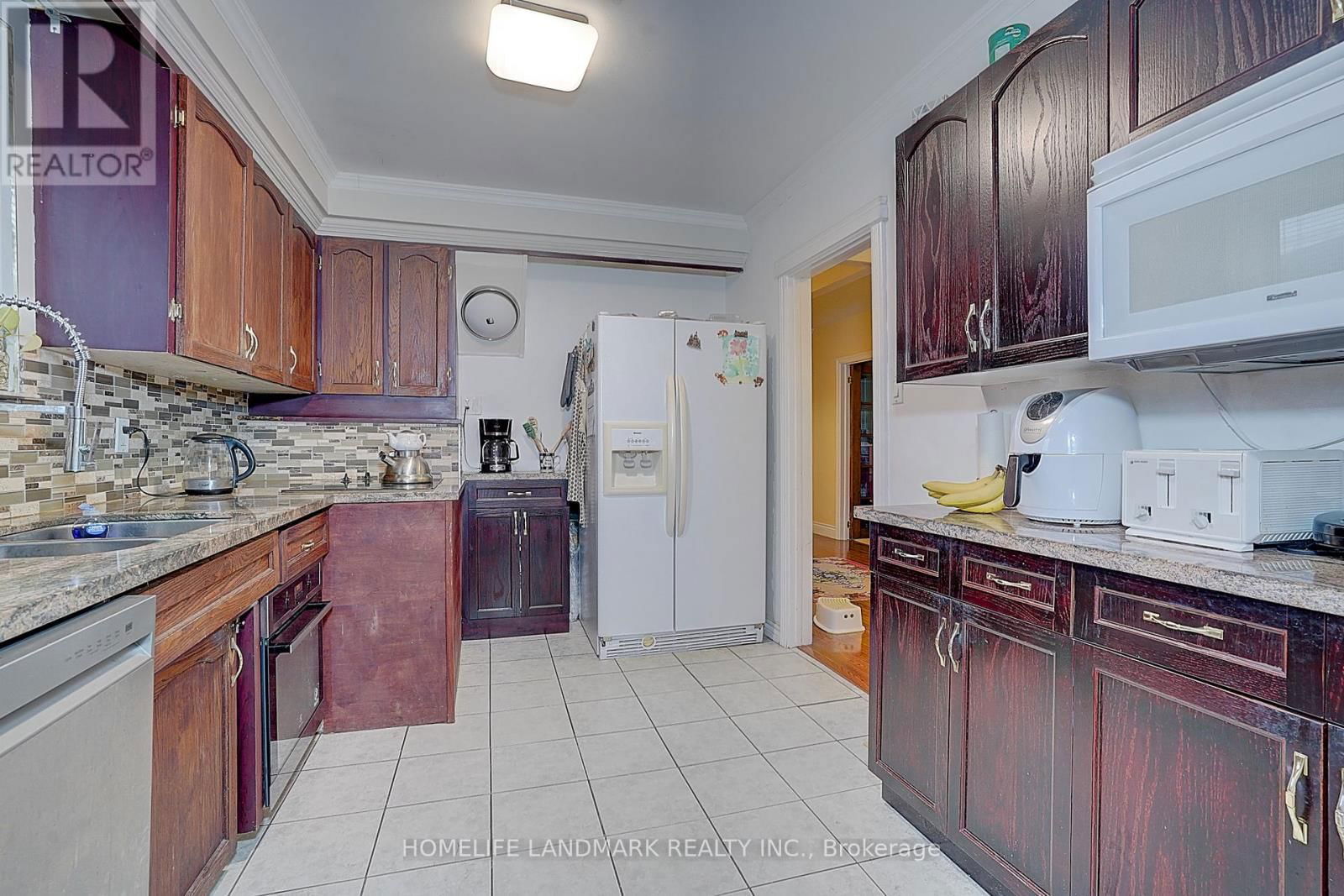 290 ELMWOOD AVENUE Image 17