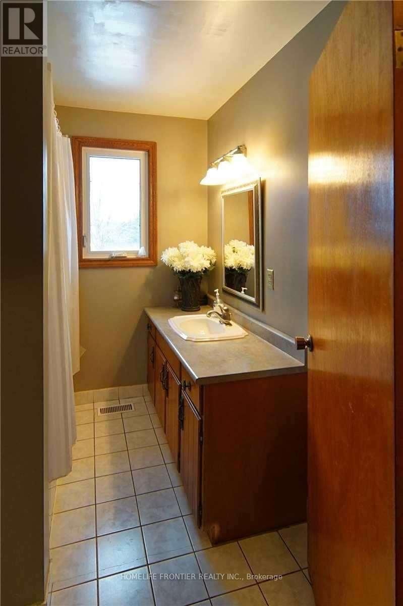 14 - 7528 COUNTY ROAD Image 5