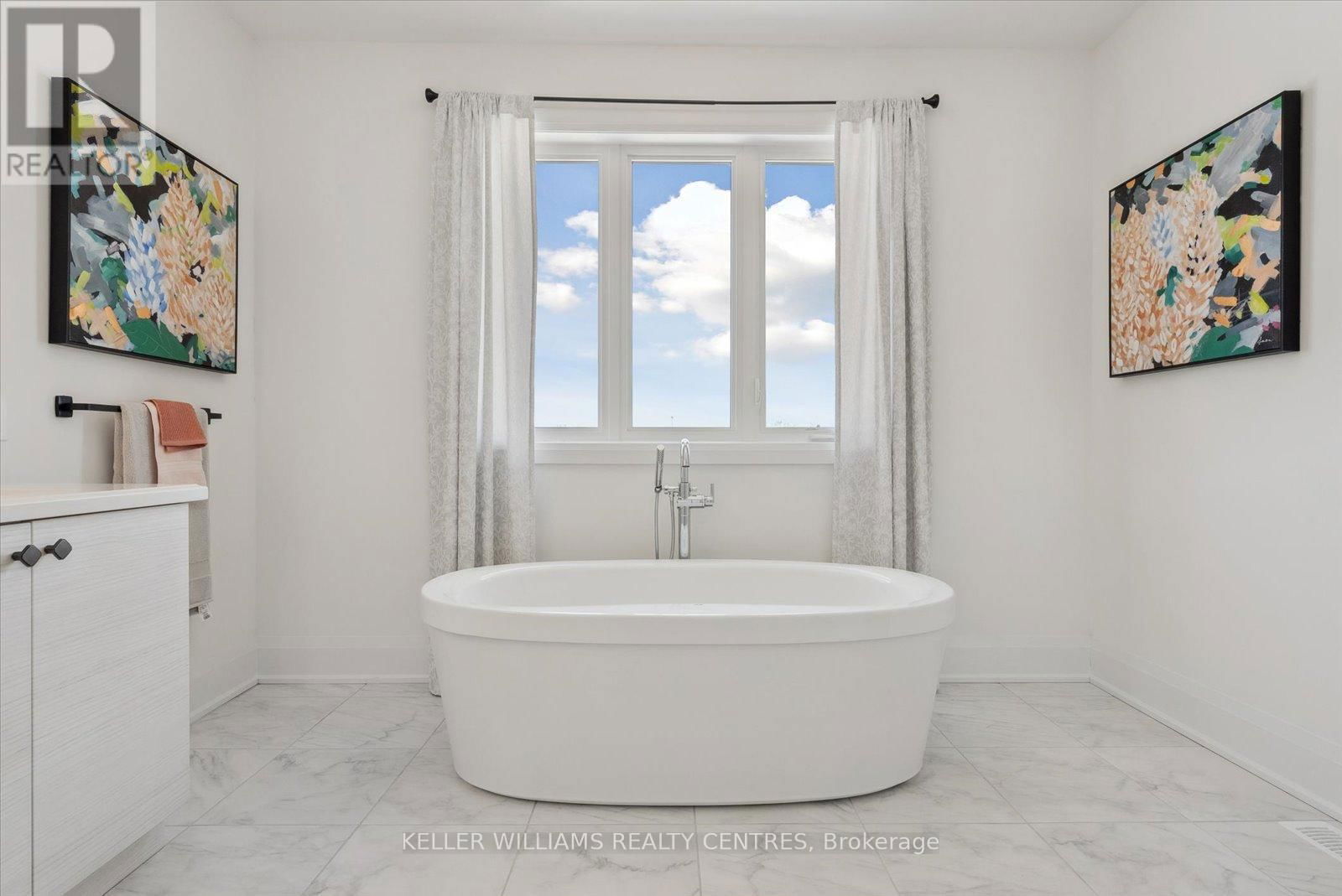 50 WOOD CRESCENT Image 34