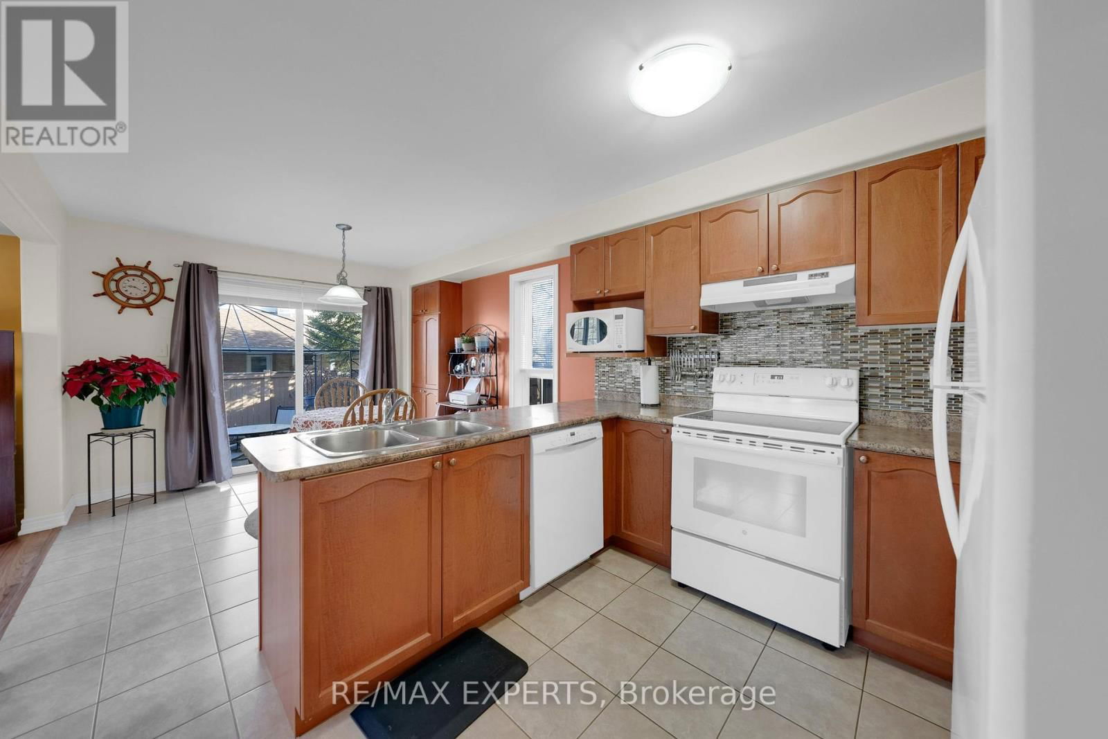 36 ANDERSON ROAD Image 12