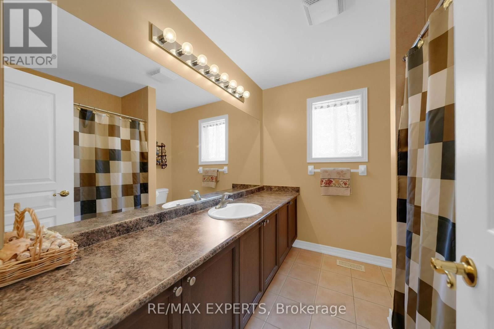 36 ANDERSON ROAD Image 25