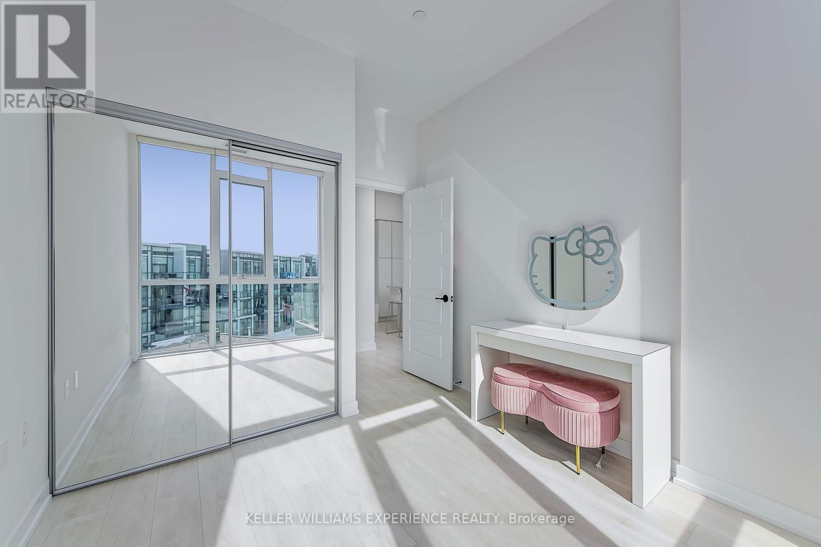 402 - 415 SEA RAY AVENUE Image 10