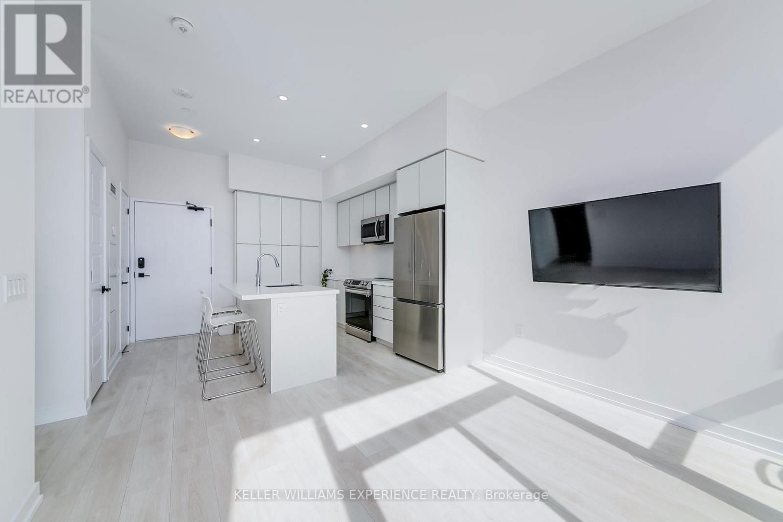 402 - 415 SEA RAY AVENUE Image 2