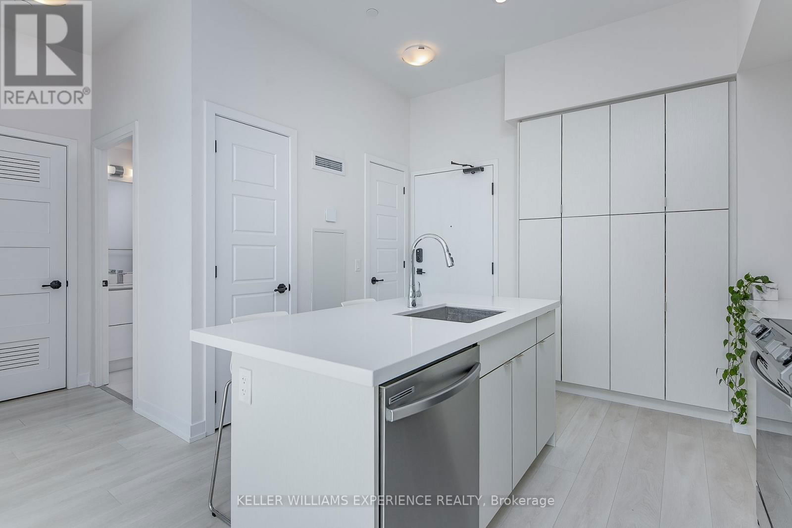 402 - 415 SEA RAY AVENUE Image 6