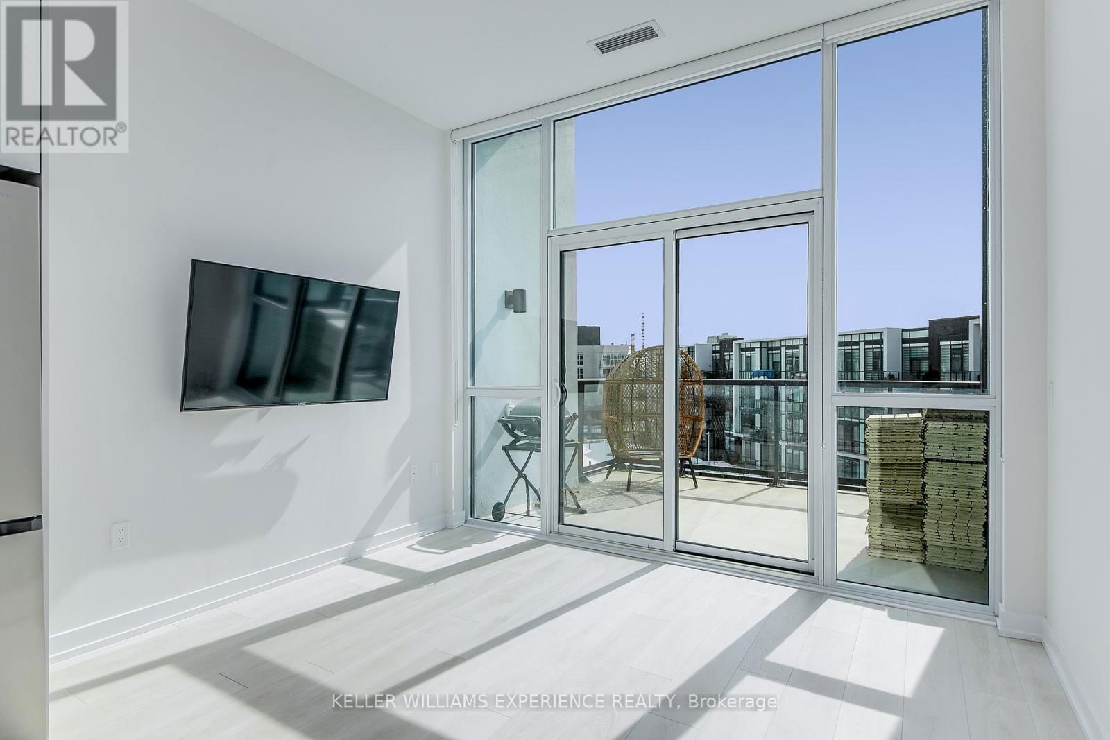 402 - 415 SEA RAY AVENUE Image 7