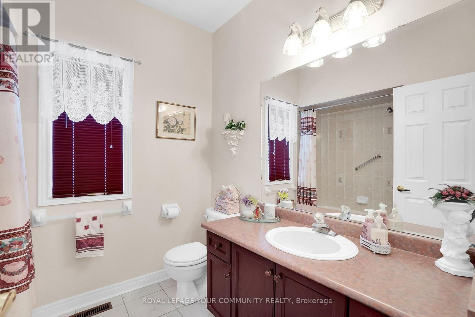 176 LAURENTIAN BOULEVARD Image 19