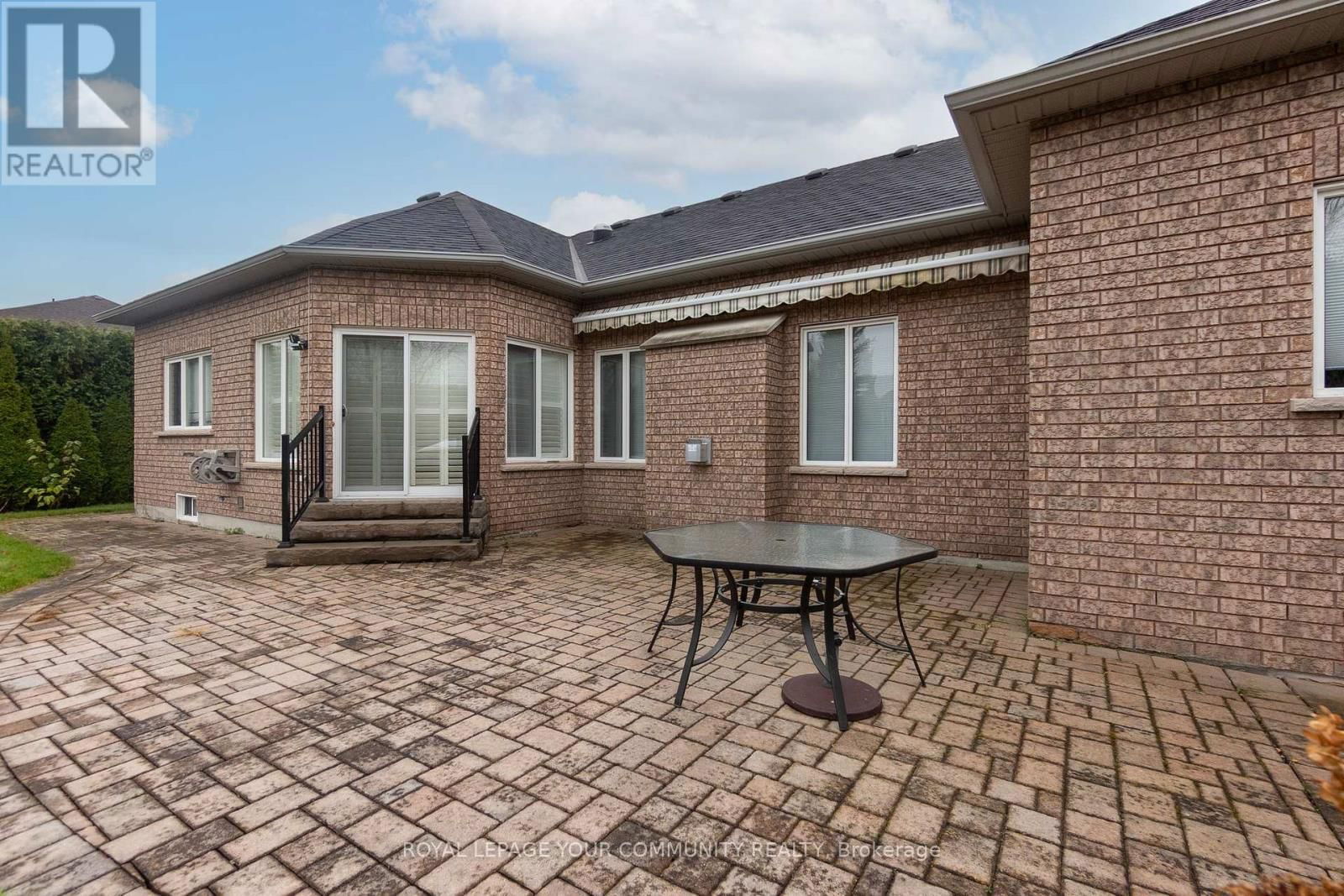 176 LAURENTIAN BOULEVARD Image 25