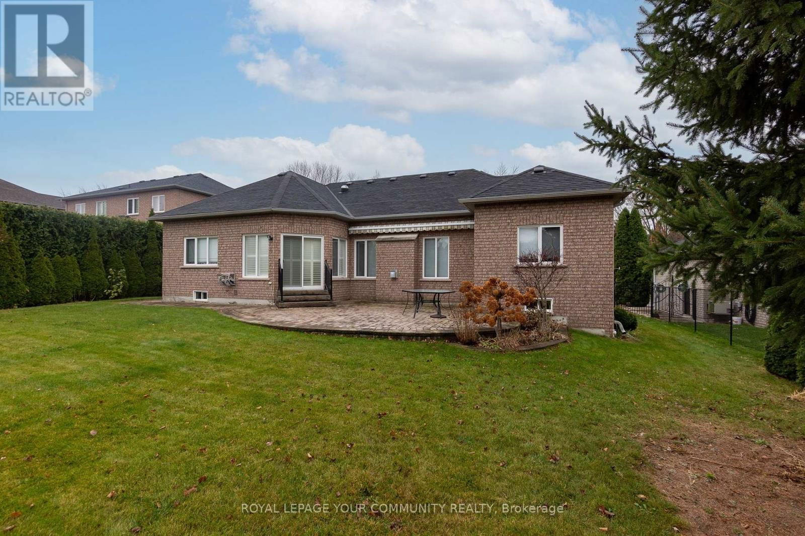 176 LAURENTIAN BOULEVARD Image 26