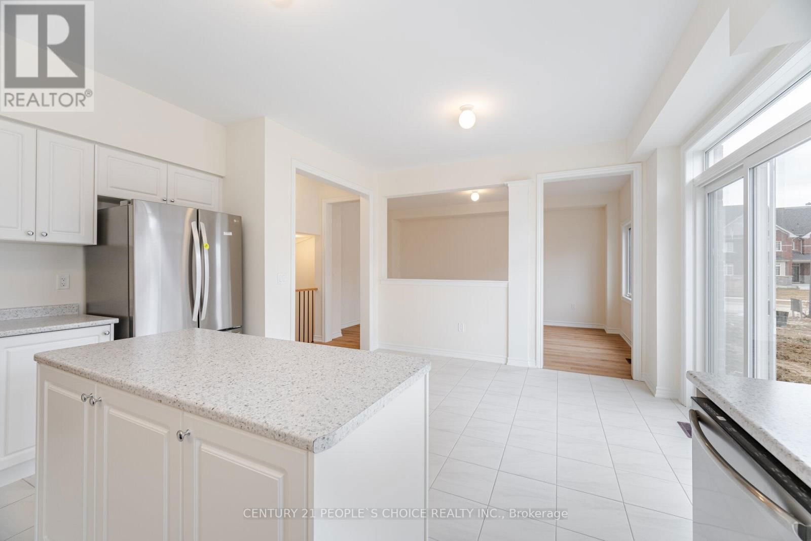 6 GRIEVE AVENUE Image 12
