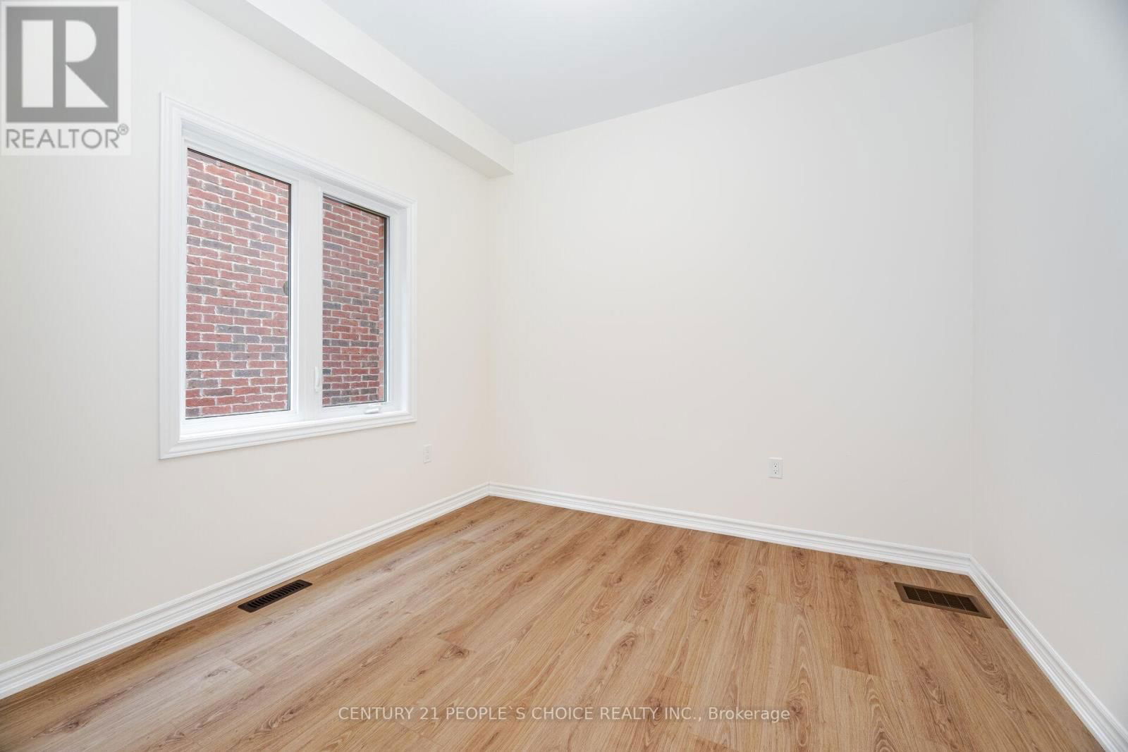 6 GRIEVE AVENUE Image 15