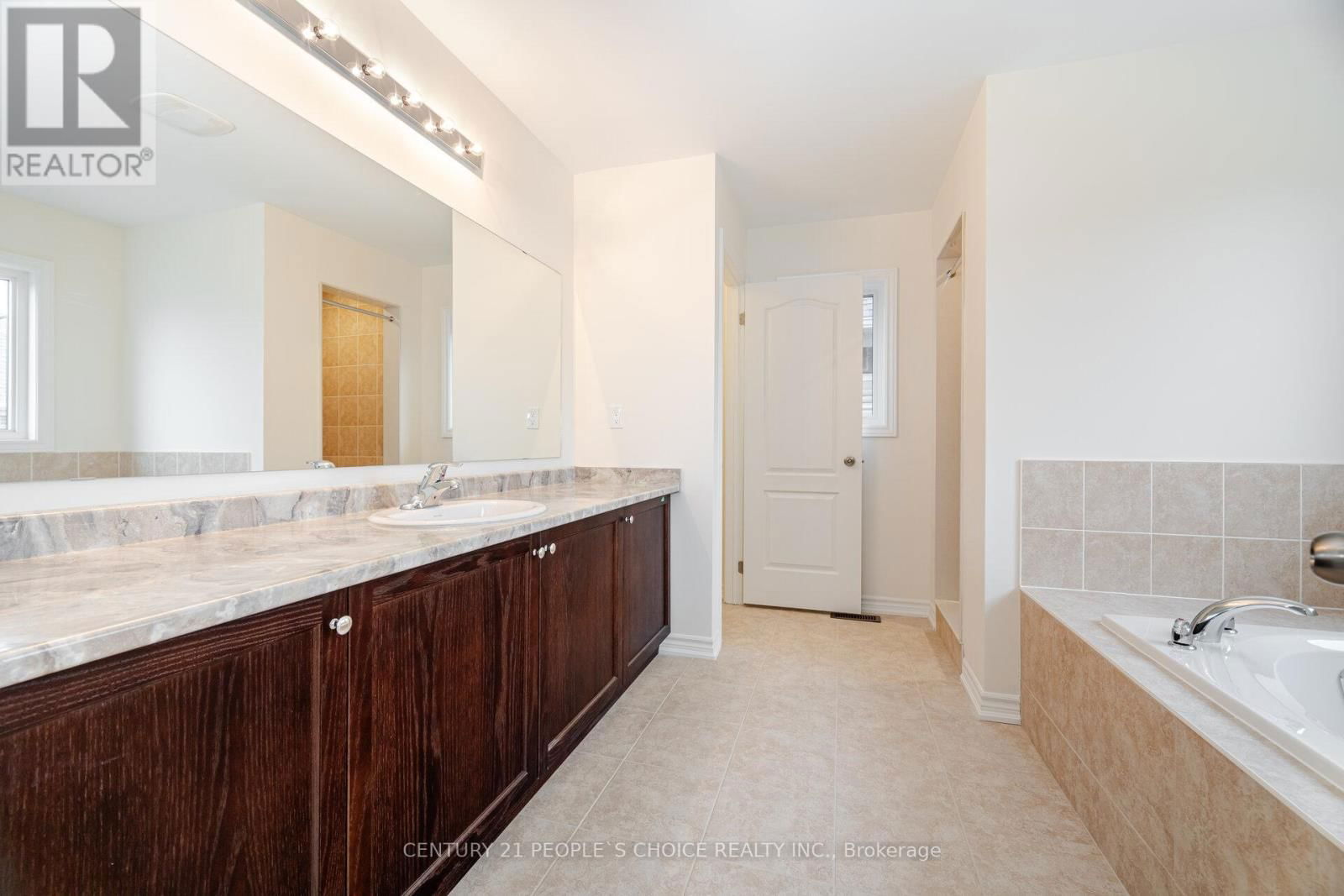 6 GRIEVE AVENUE Image 22