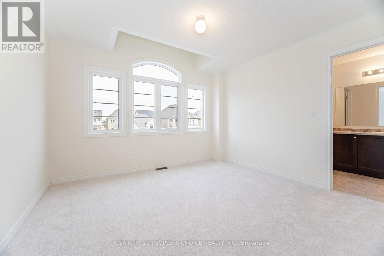 6 GRIEVE AVENUE Image 32