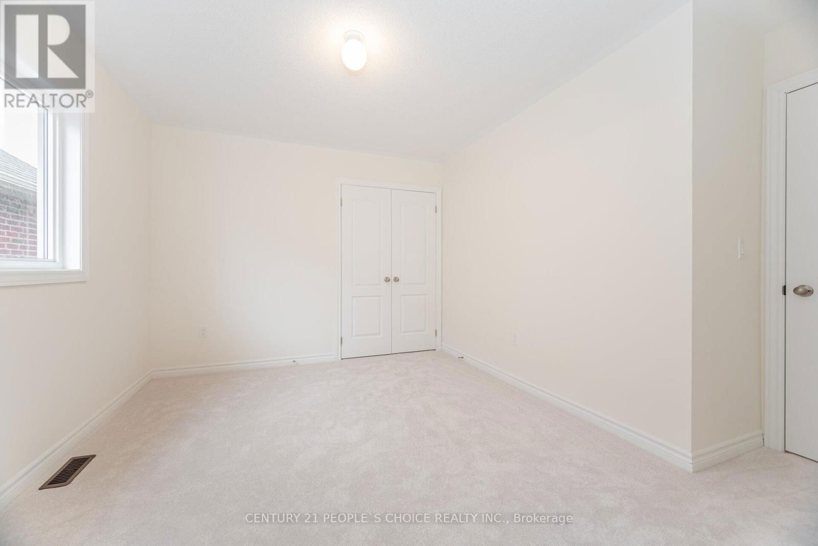 6 GRIEVE AVENUE Image 37