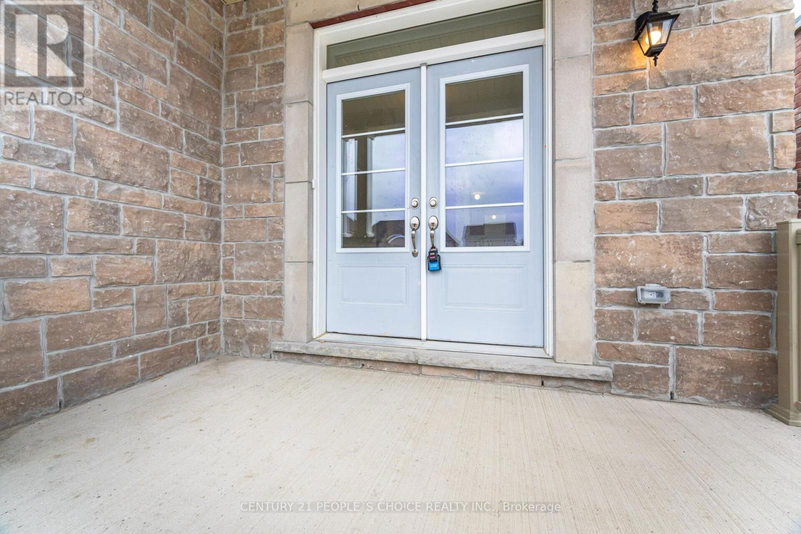 6 GRIEVE AVENUE Image 4