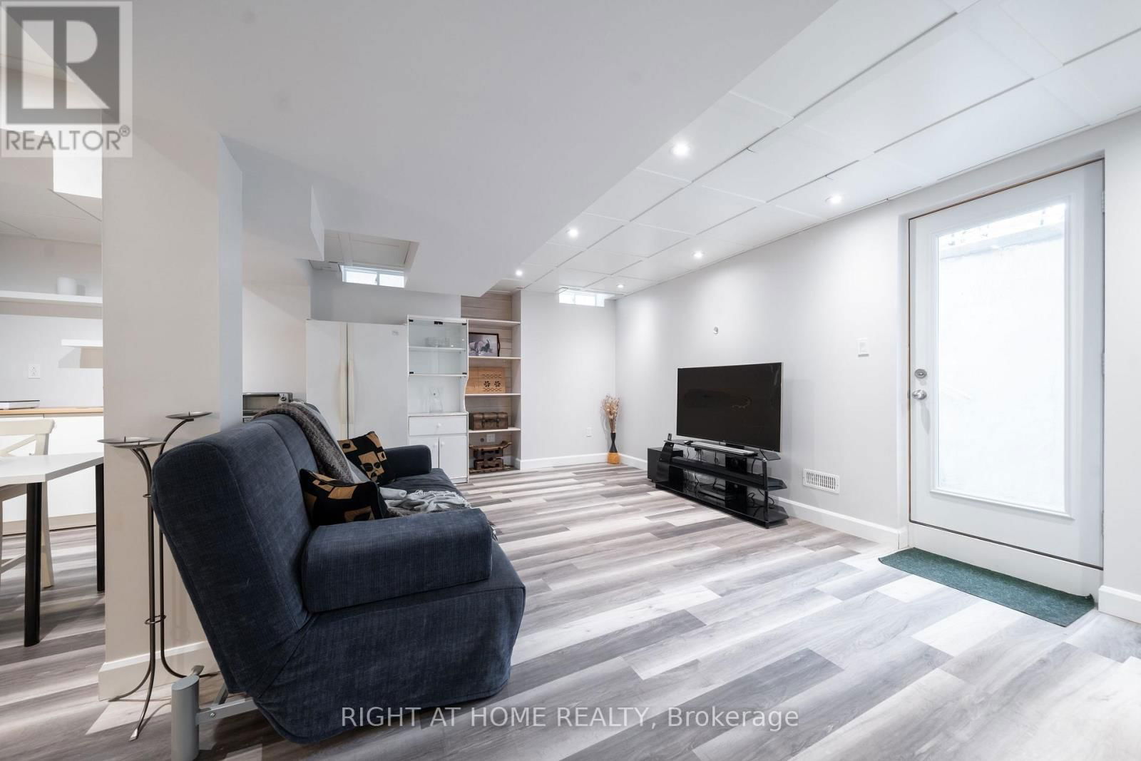 82 JOHN LINK AVENUE Image 32