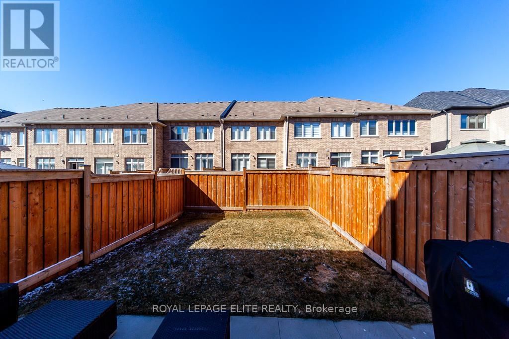 330 SILK TWIST DRIVE Image 32
