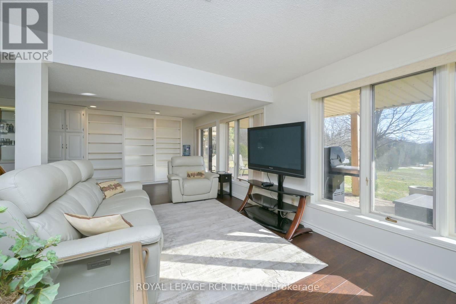 68 RIVERVIEW ROAD Image 32