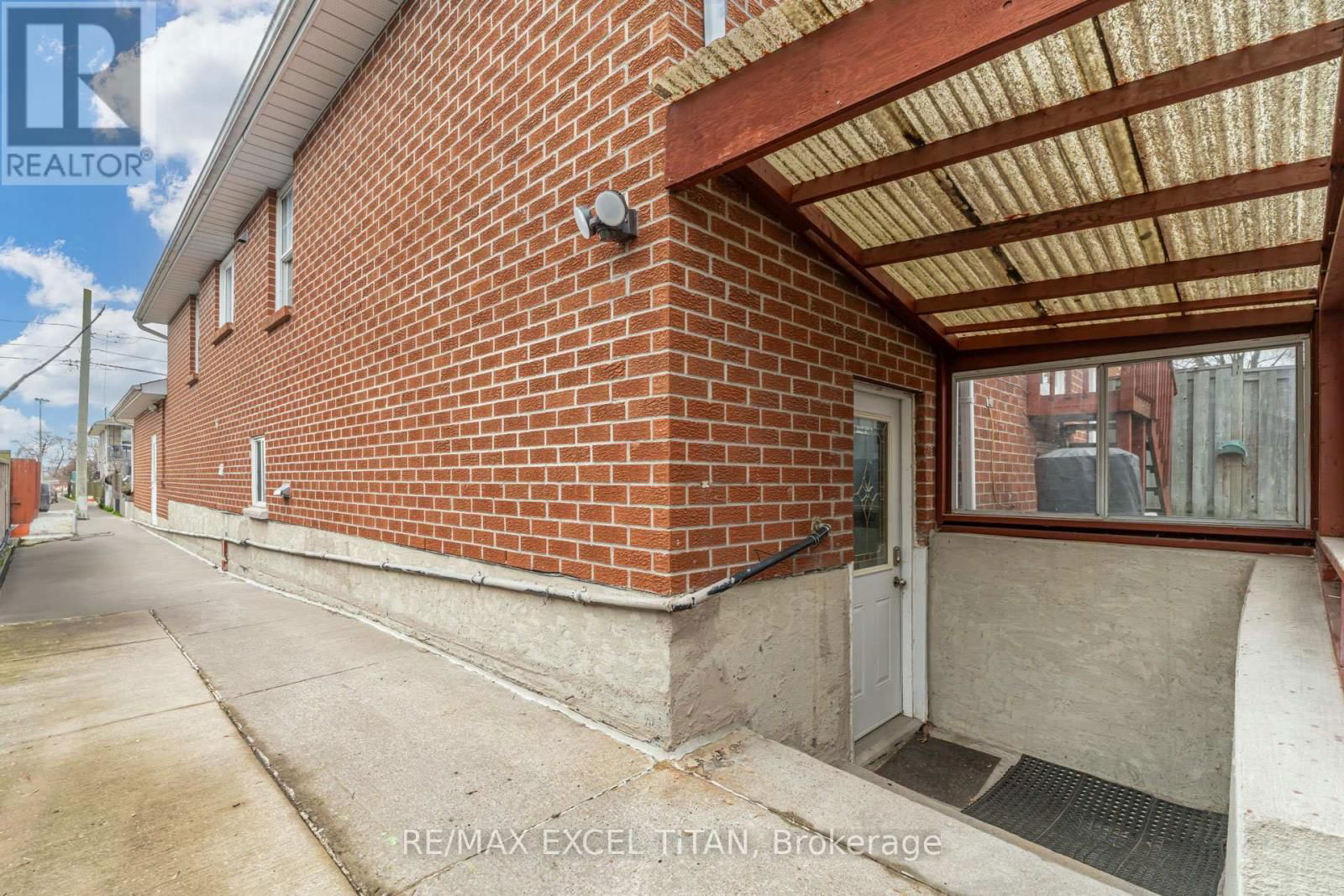 Main - 113 BACK STREET Image 34