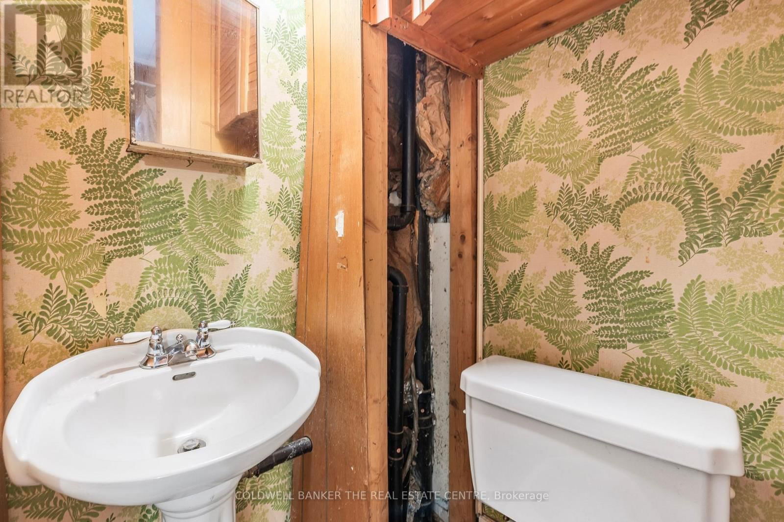 410 EAGLE STREET Image 14