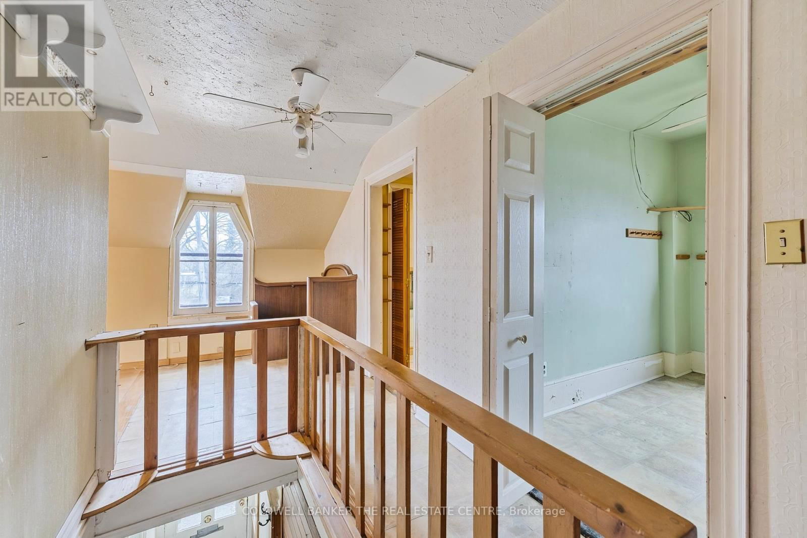 410 EAGLE STREET Image 16