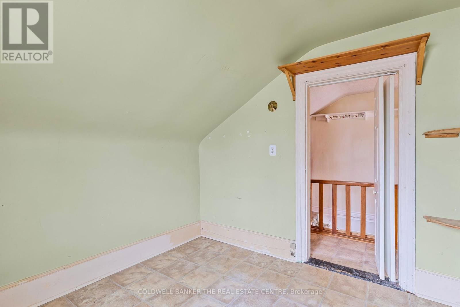 410 EAGLE STREET Image 18