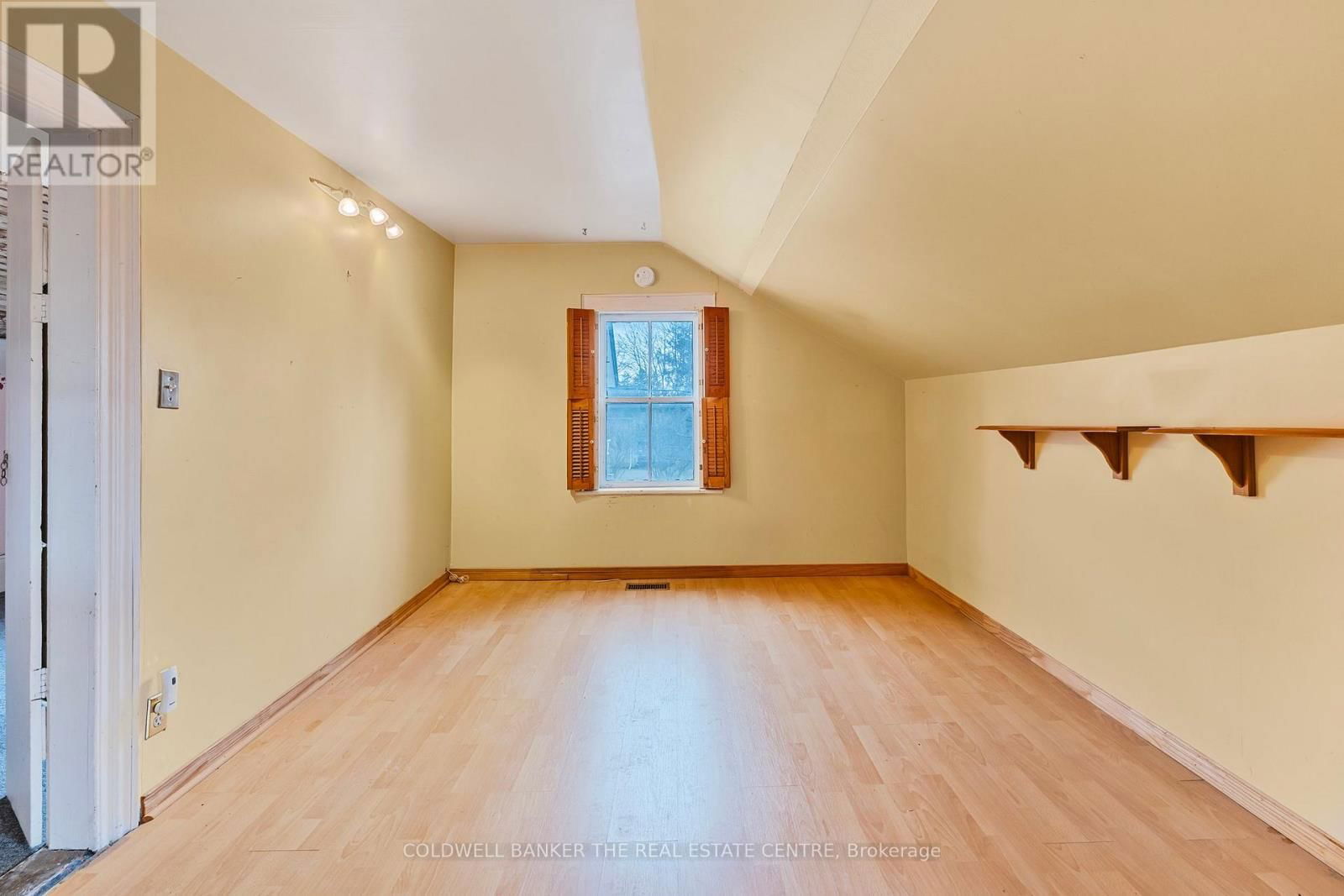 410 EAGLE STREET Image 21