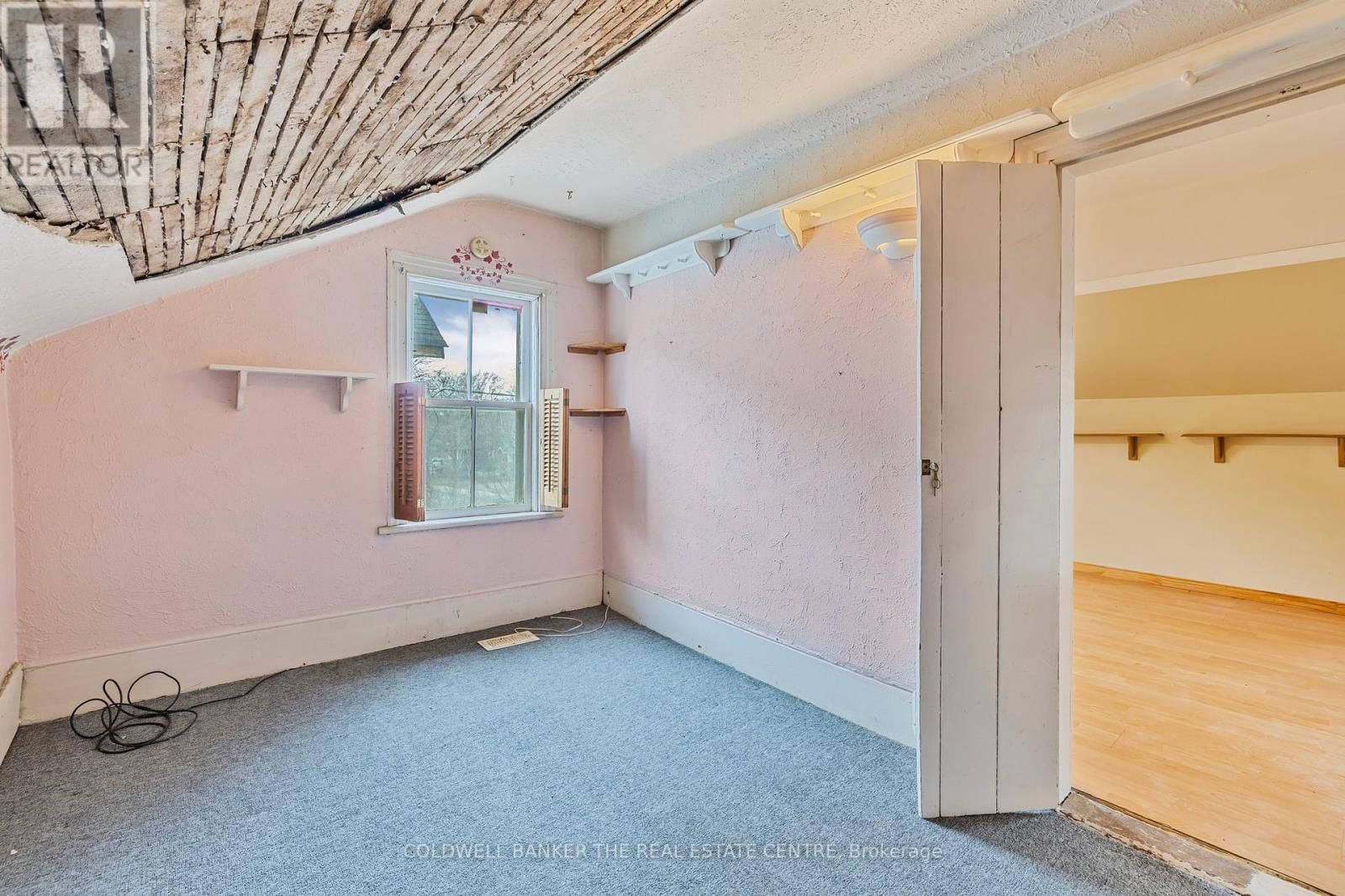 410 EAGLE STREET Image 23